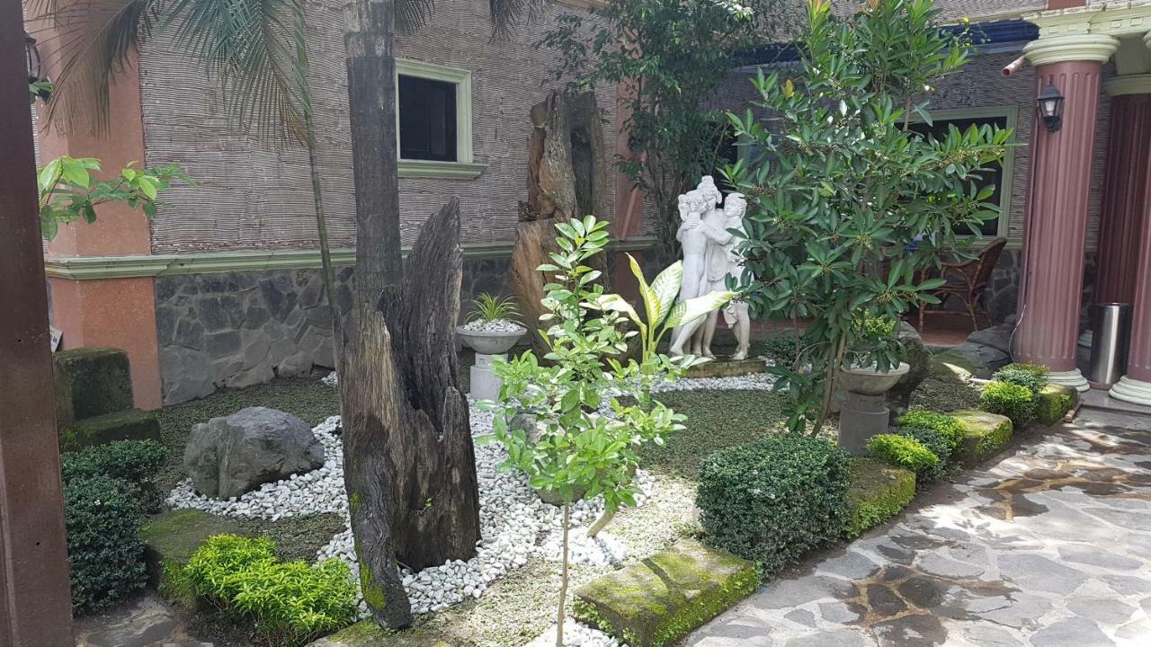 Gardensuite Hotel Anunas エクステリア 写真